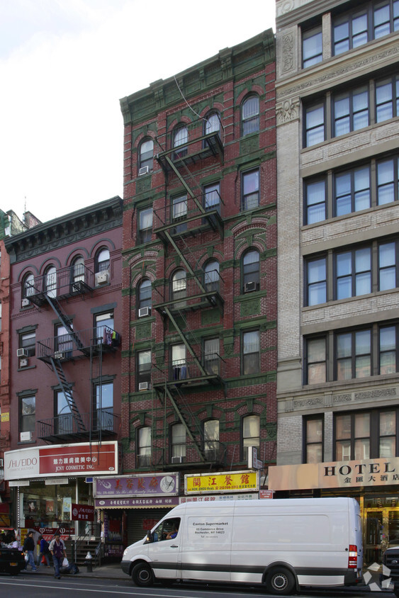 Building Photo - 95 E Broadway