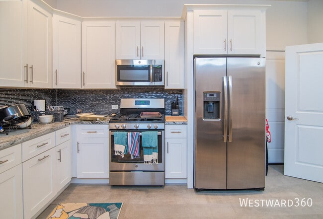 Photo - 2535 W North Ave Apartment