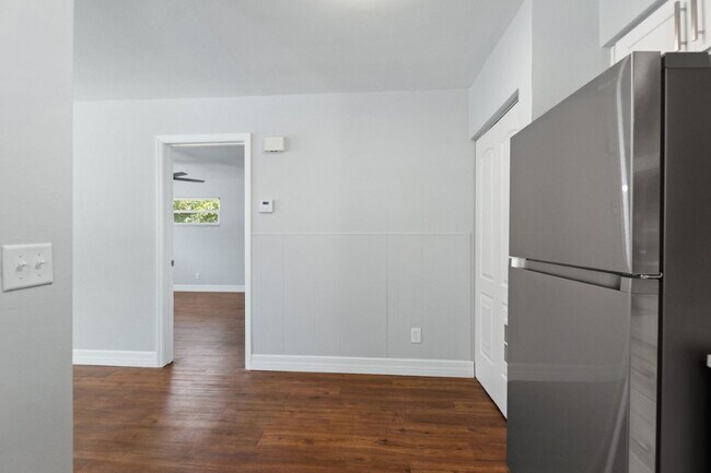 Foto del edificio - 5100/5102 24th Ave - Duplex