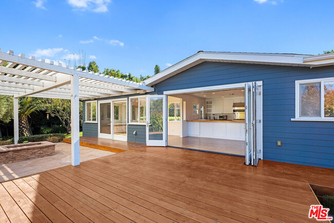 Building Photo - 6644 Wildlife Rd