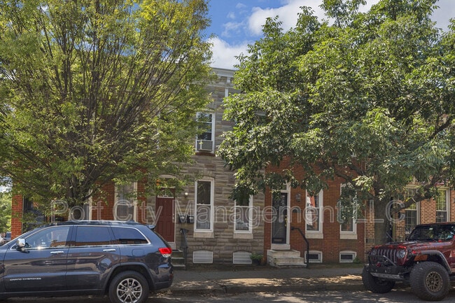 Building Photo - 3207 Hudson St