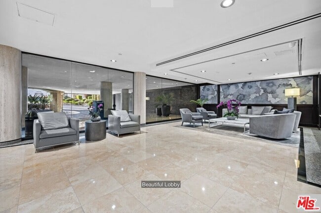Foto del edificio - 200 N Swall Dr