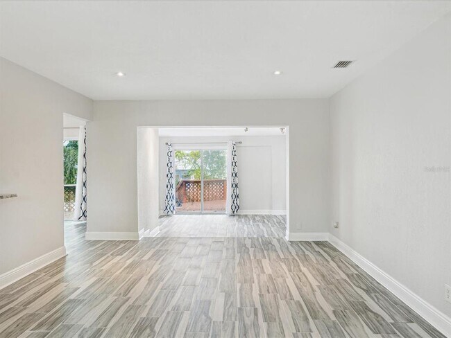 Foto del edificio - 8399 42nd Ave N