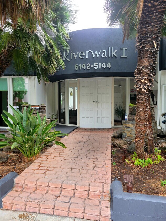 Building Entrance - 5144 Zelzah Ave