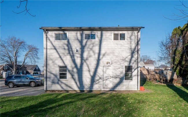 Foto del edificio - 109 Haskins Ave