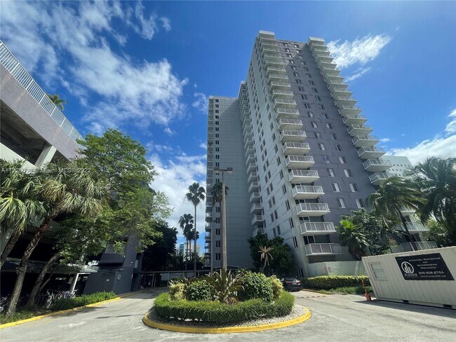 Building Photo - 850 N Miami Ave  W-607 Miami Fl 33136