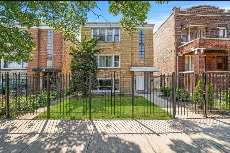 Primary Photo - 2242 N Lavergne Ave