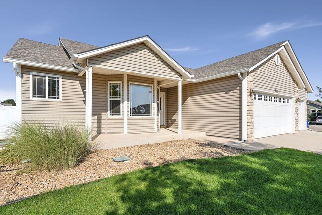 Building Photo - 7081 McClellan Rd