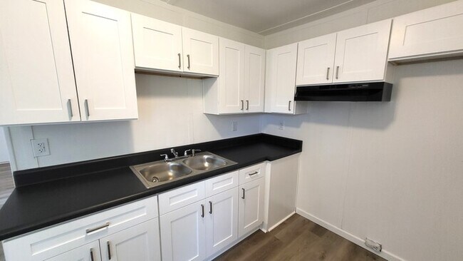 Foto del edificio - Two Bedroom Duplex apt for Rent: Two Weeks...