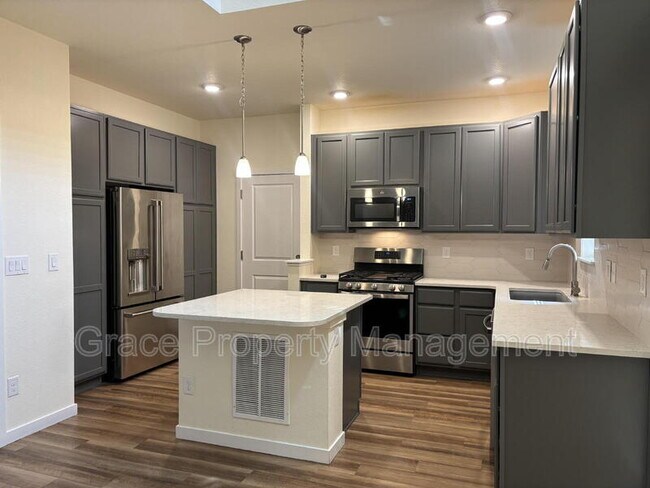 Building Photo - 2856 S Fox Ct