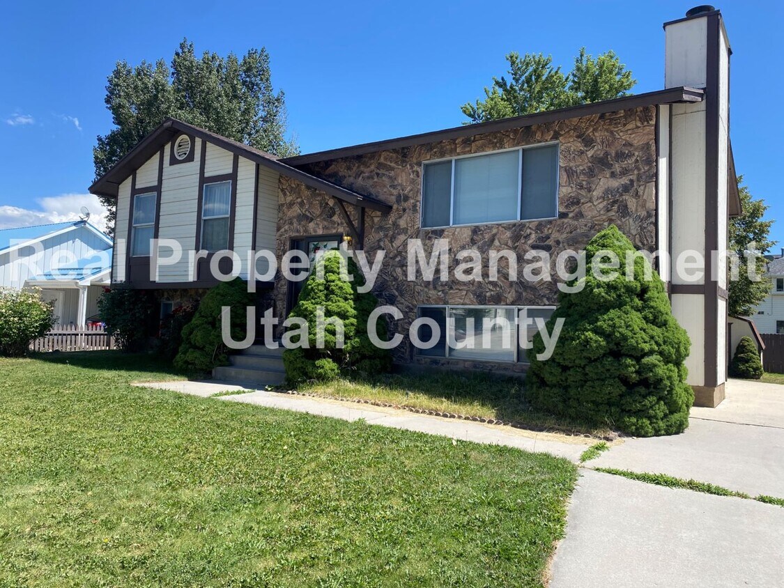 Foto principal - New Lower Price! Half off first months rent!