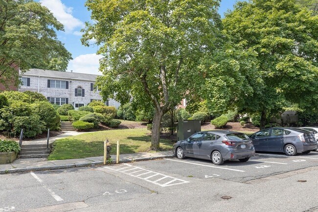 Foto del edificio - 124 Lake Shore Rd