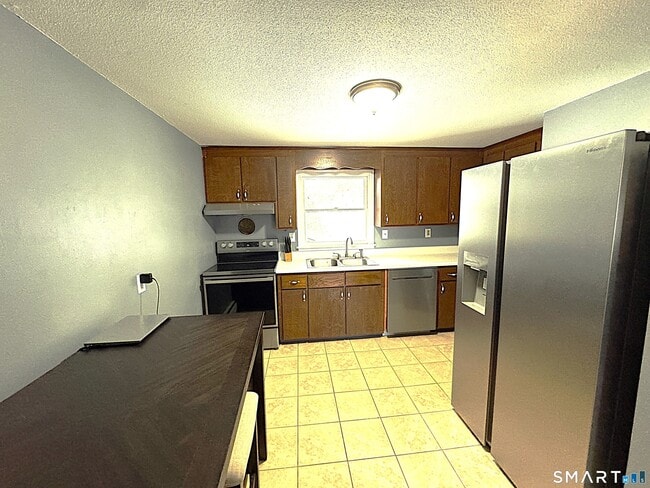 Foto del edificio - 270 S Windham Rd