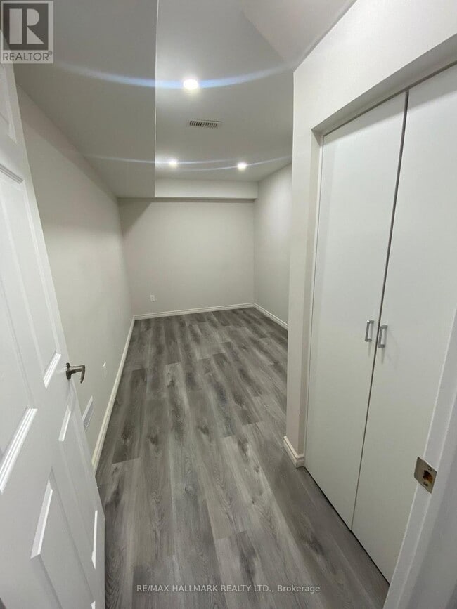 Building Photo - 142 Maguire Rd