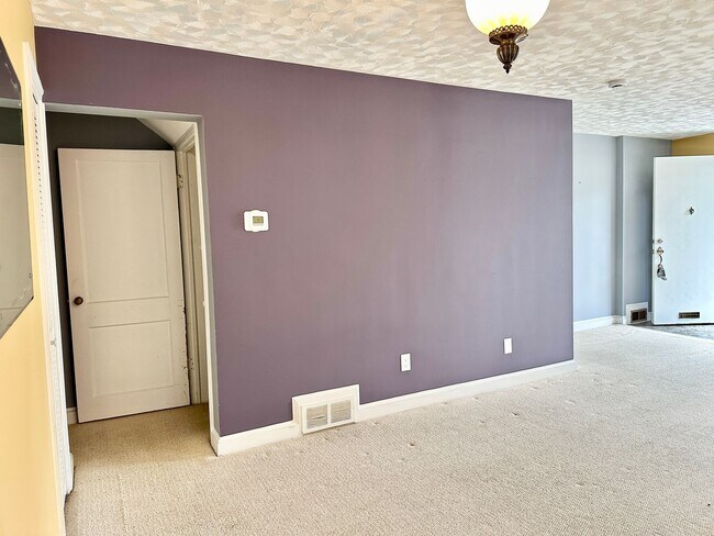 Foto del edificio - Charming 3-bedroom, 1.5-bathroom! Pets Wel...