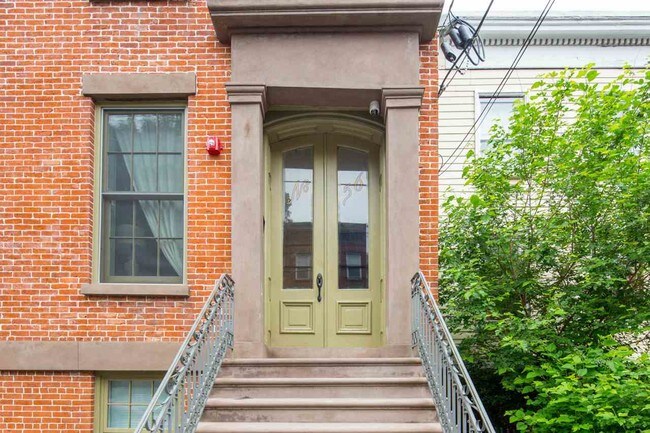 Foto del edificio - 56 Wayne St