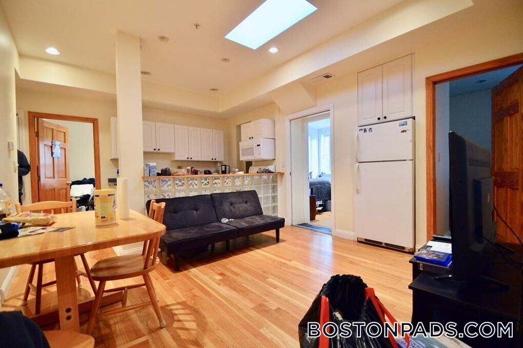 Foto principal - 1801 Beacon St
