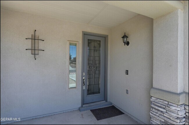 Building Photo - 7553 Wolf Creek Dr