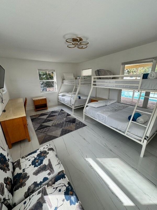 Primary Photo - 1260sw SW 32nd St