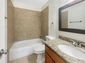Building Photo - 3023 Rosemont Dr