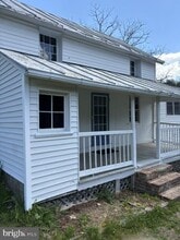 Building Photo - 306 Tonys Hollow Ln