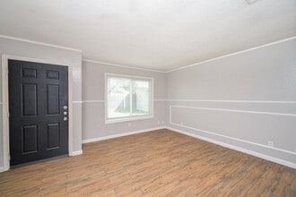 Building Photo - 506 N 3rd St