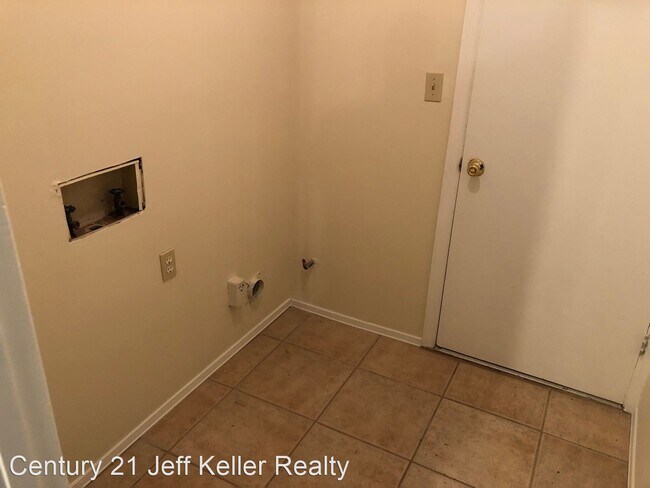 Building Photo - 3 br, 2 bath House - 4532 Hillside Dr