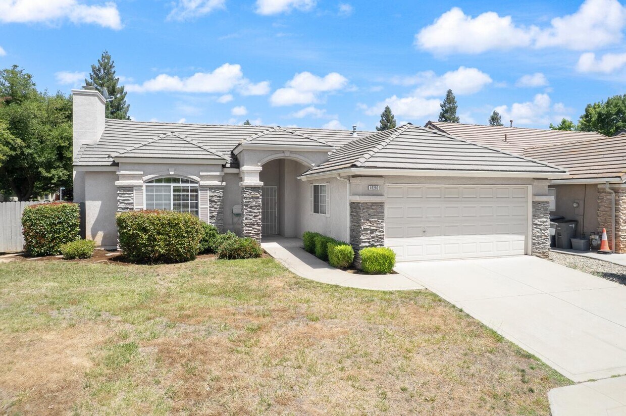Foto principal - 10282 N Whitney Ave