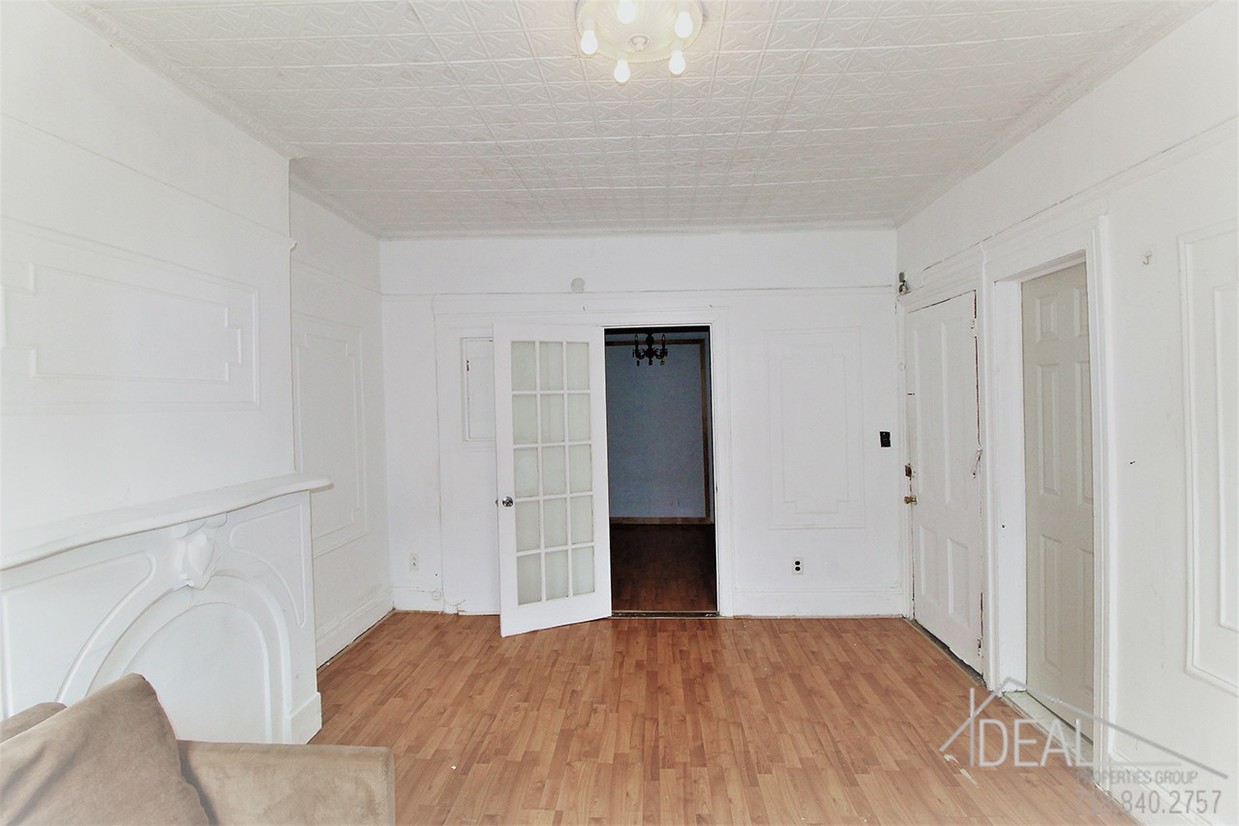 Primary Photo - 321 Smith St