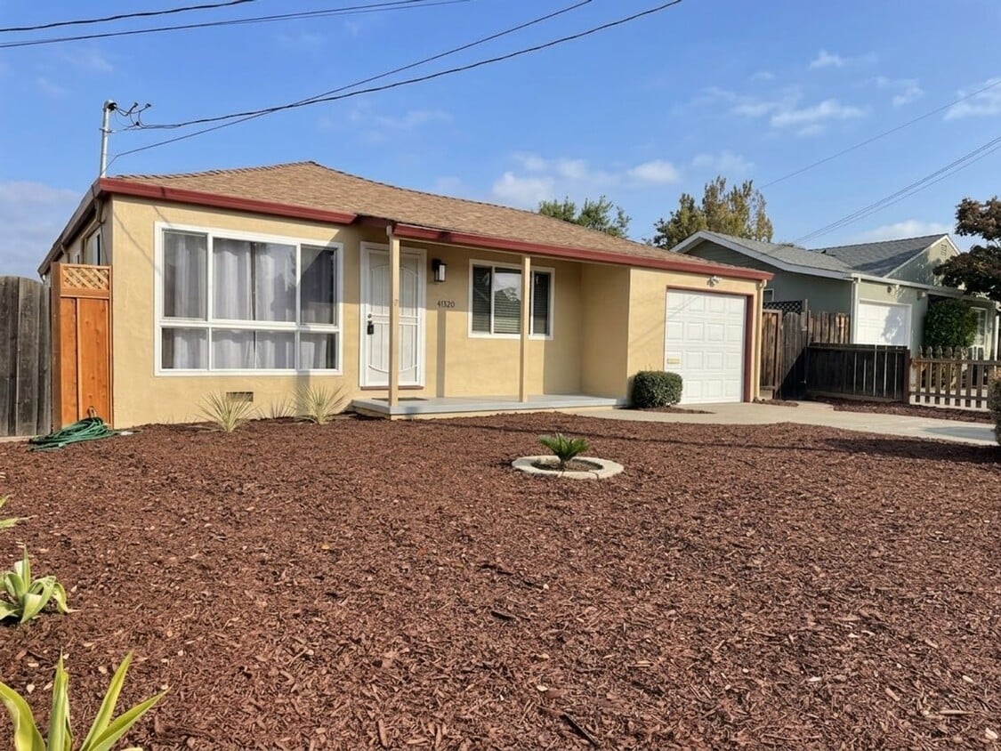 Photo - 41320 Beatrice St.
