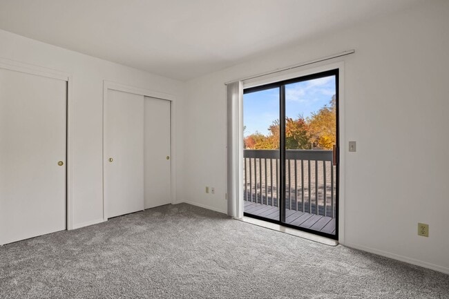 Building Photo - Charming 2bd/1.5ba SE Boise Townhome w/Pool
