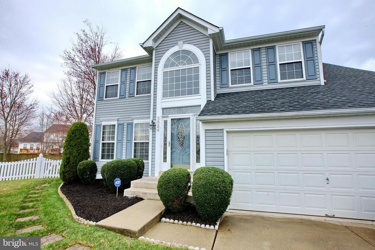 Primary Photo - 2524 Goldenrod Ct