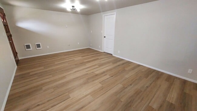 Building Photo - 7805 51st Ave NE