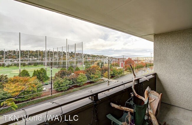 Foto del edificio - 2834 15th Ave W