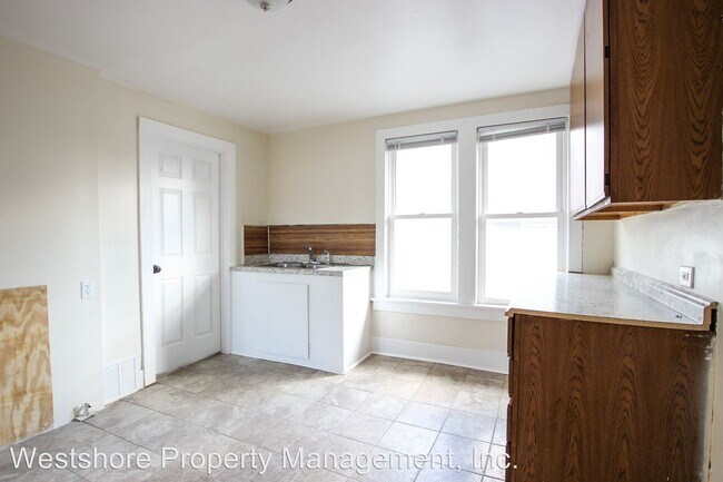 Building Photo - 205 Merrill Ave