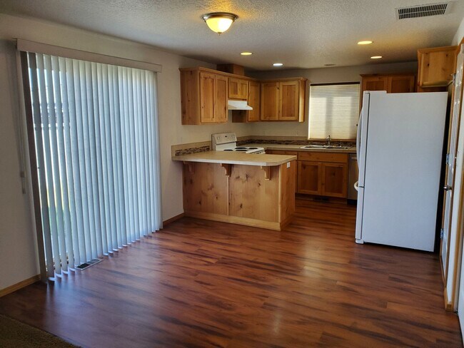 Building Photo - 3259 McKern Pl