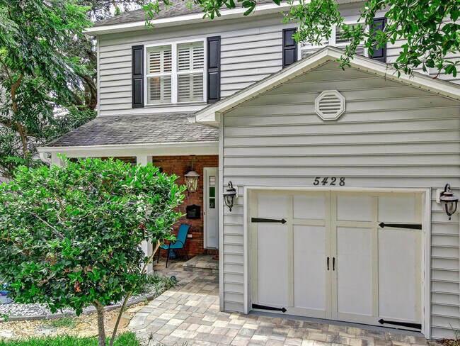 Foto del edificio - 5428 Stanford Rd