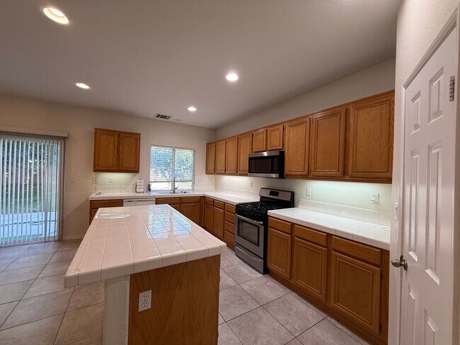 Foto del edificio - 43439 Bale Ct