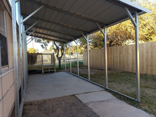 Foto del edificio - Beautifully Remodeled 2 Bdrm/2Ba Home with...