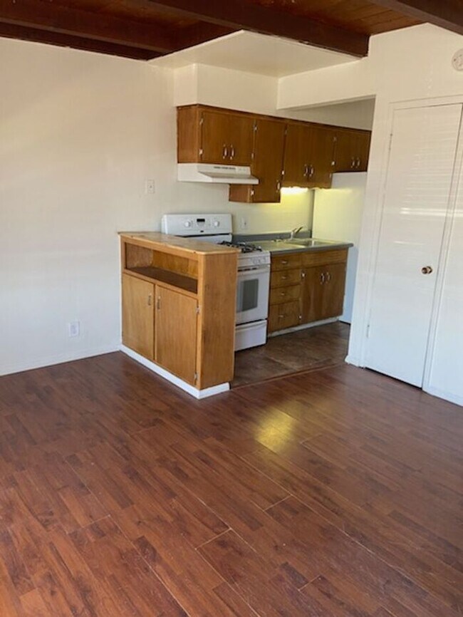 Foto del edificio - 1350 N Craycroft Rd