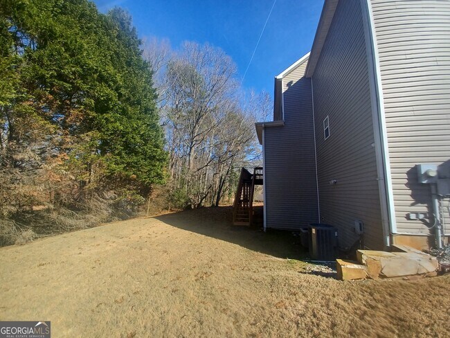 Building Photo - 621 Waterstone Dr SW