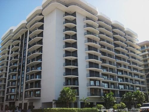 Building Photo - 8877 Collins Ave