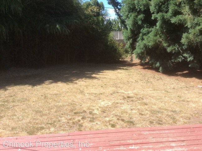 Building Photo - 3 br, 1.5 bath House - 2350 Lillian St