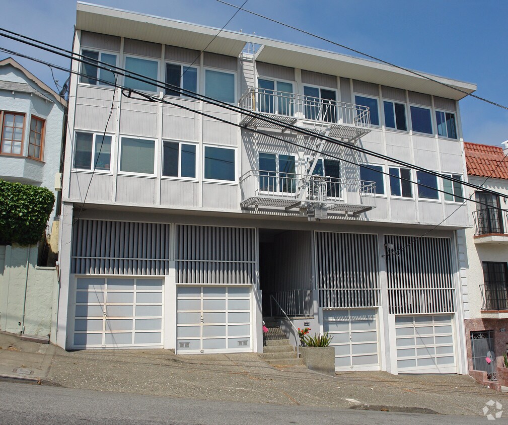 Building Photo - 1649 12th Ave