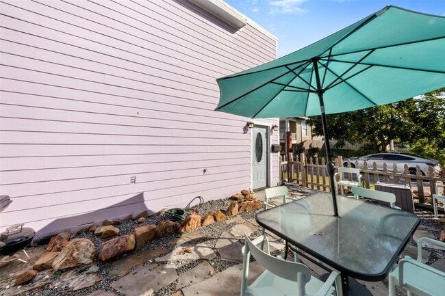 Foto del edificio - 3218 Ave Q 1/2