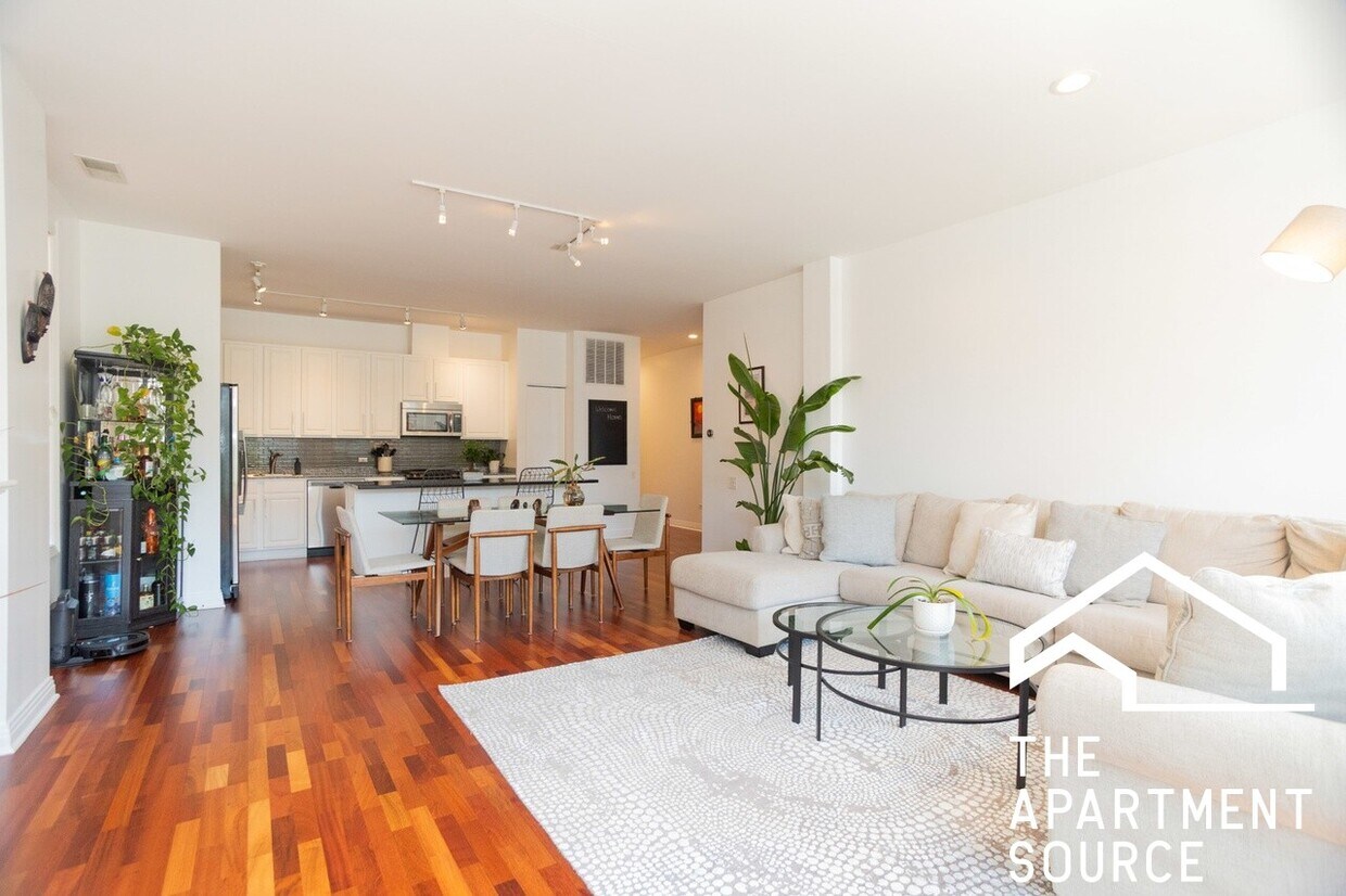 Foto principal - 330 N Clinton St