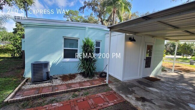 Foto del edificio - 240 S Cypress Way