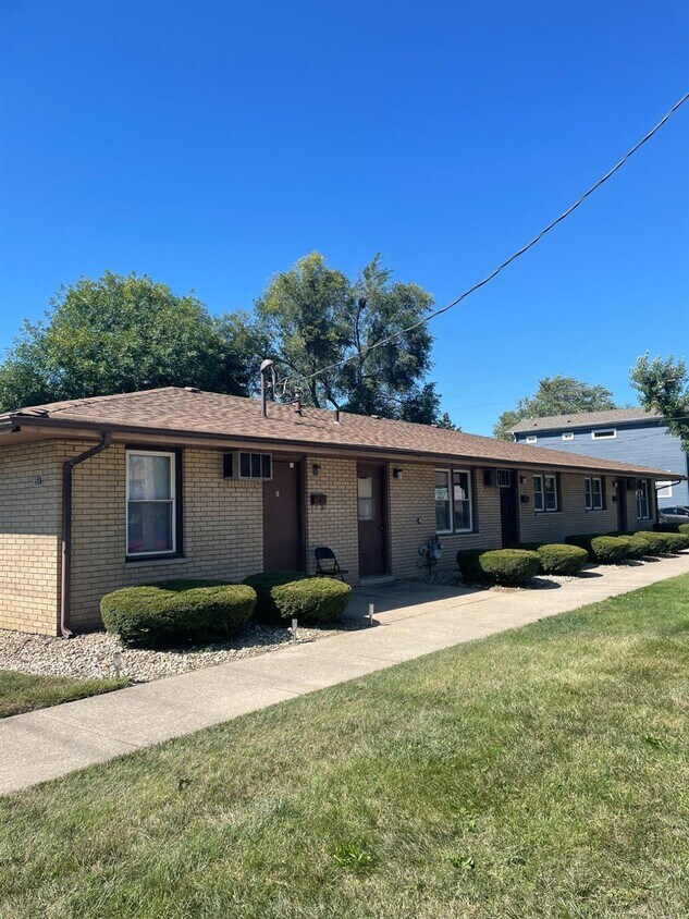 851 150th St Unit 4, Hammond, IN 46327 851 150th St Hammond, IN