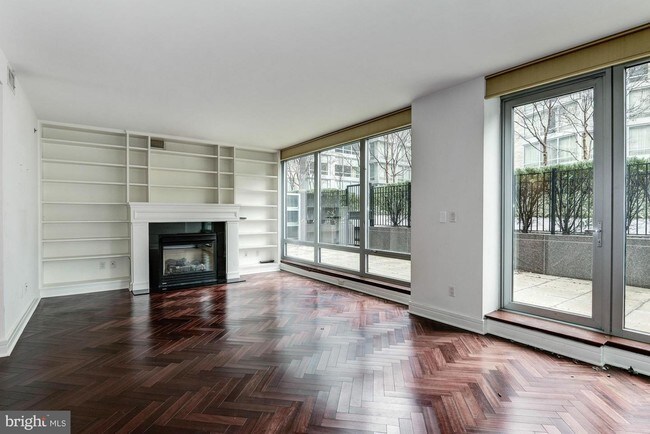 Building Photo - 1155 23rd St NW