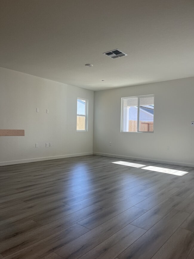 Building Photo - 2196 Orlin Dr